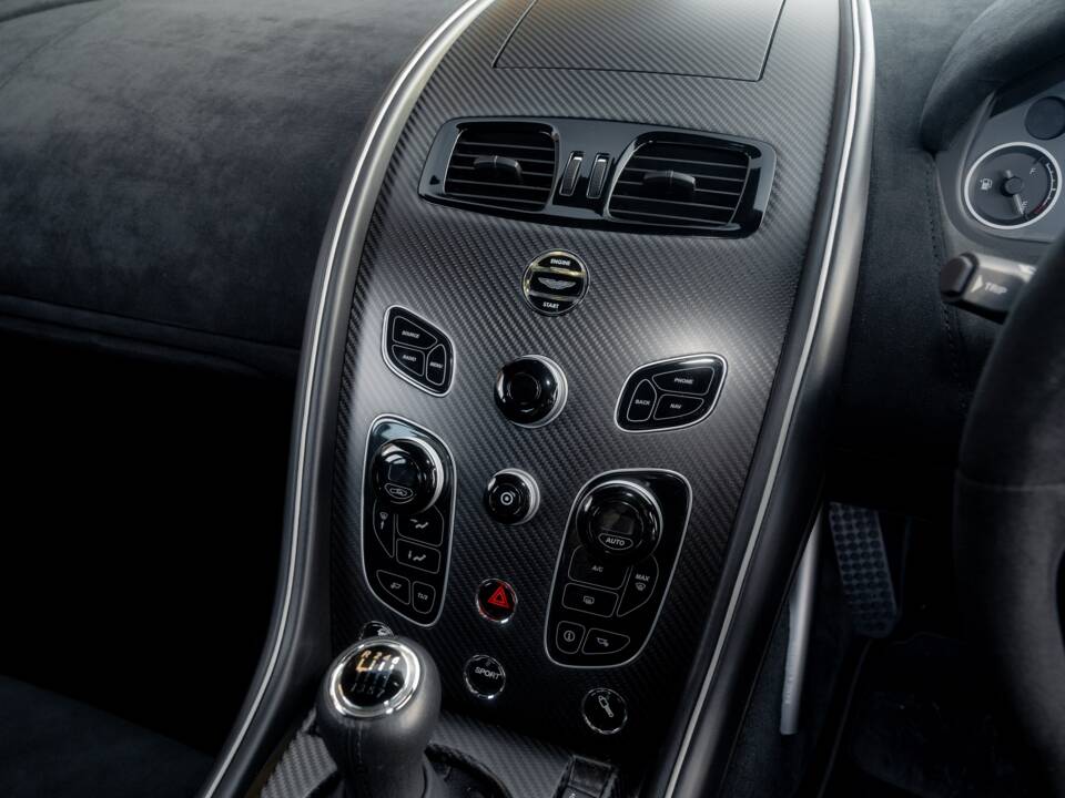 Bild 66/77 von Aston Martin V12 Vantage AMR (2018)