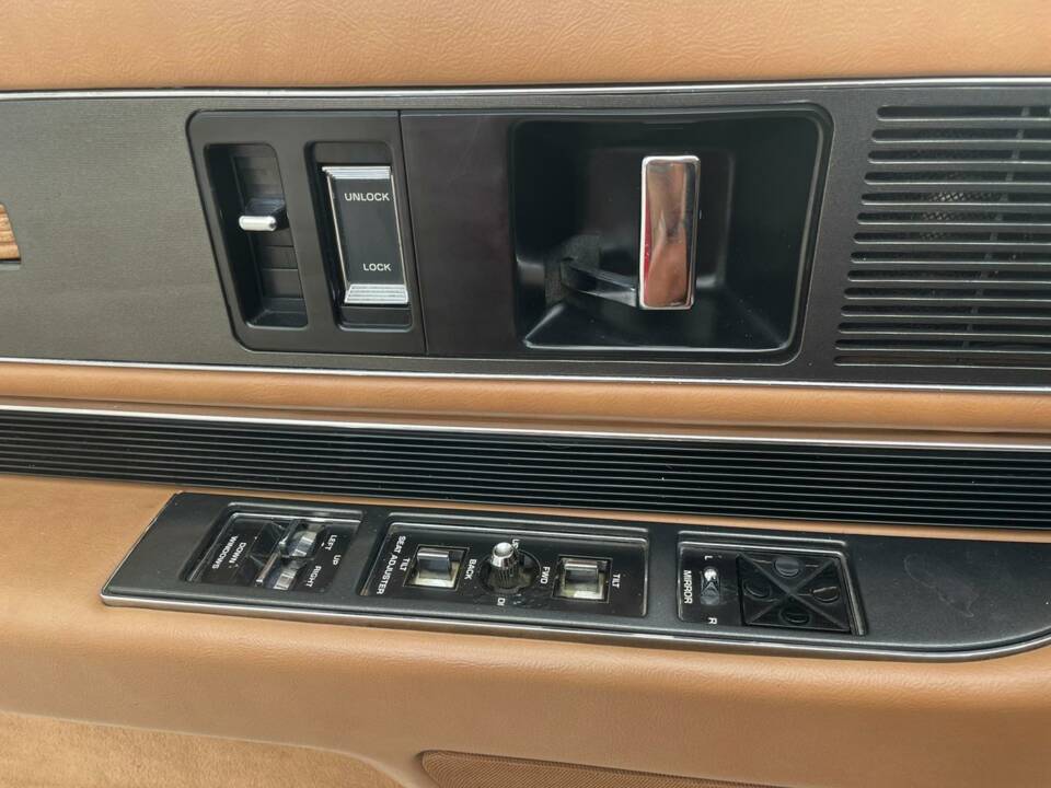 Bild 9/16 von Buick Reatta (1990)