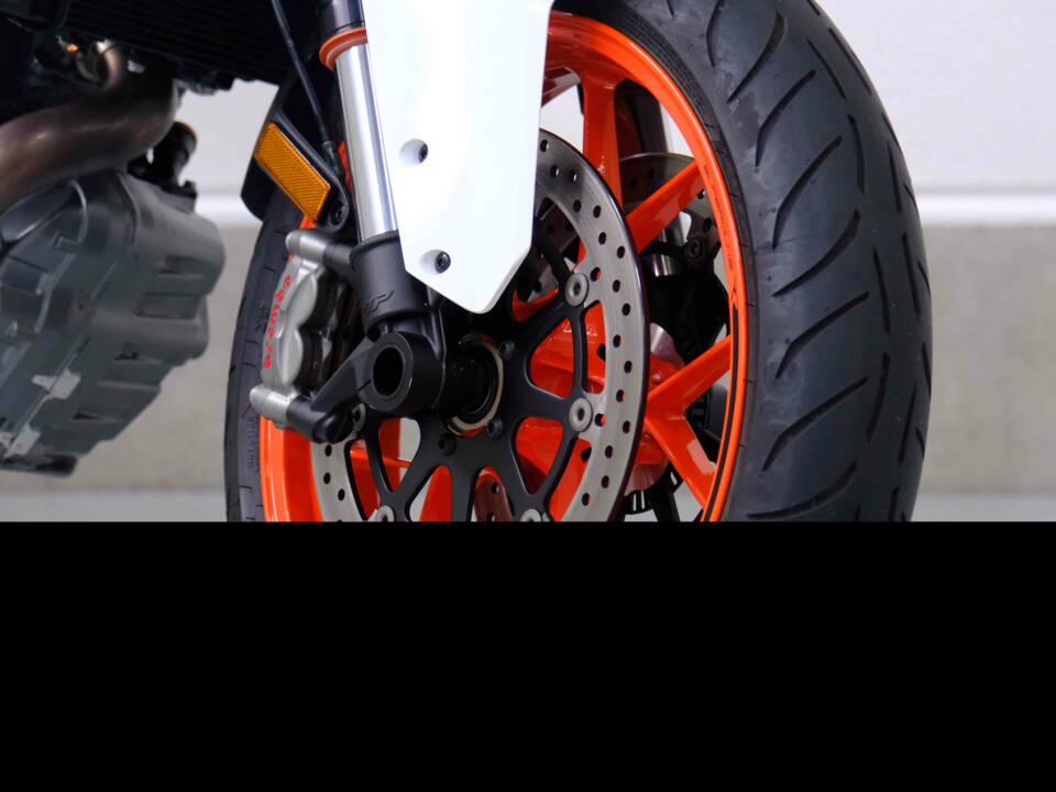 Image 18/83 of KTM 1290 Super Duke R (2018)