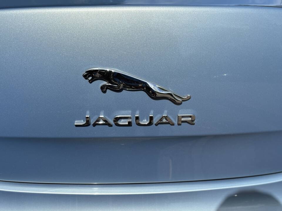 Image 24/50 of Jaguar XJ 5.0 (2011)