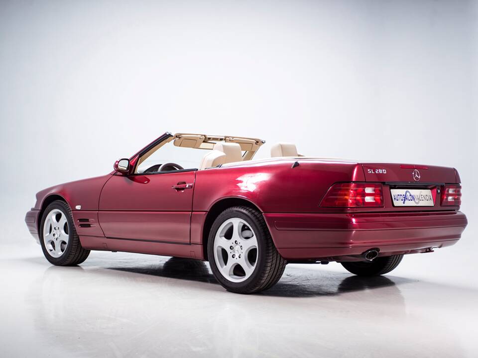 Image 12/45 of Mercedes-Benz SL 280 "Final Edition" (2001)