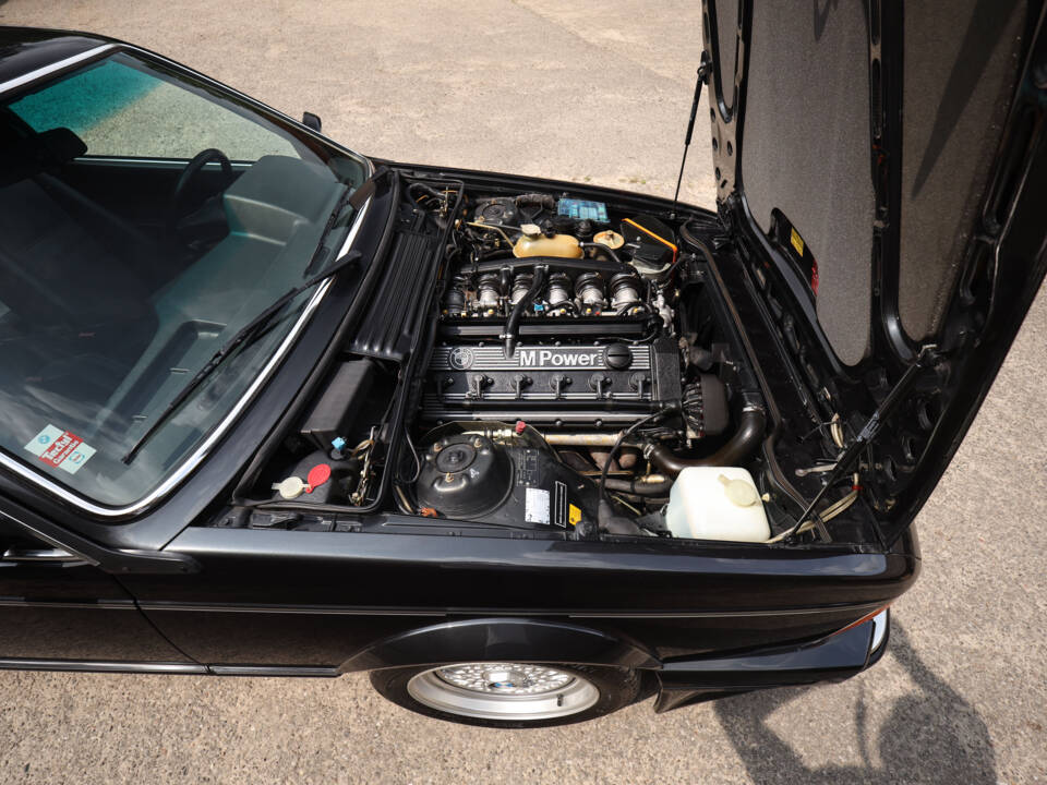 Image 17/99 of BMW M 635 CSi (1988)