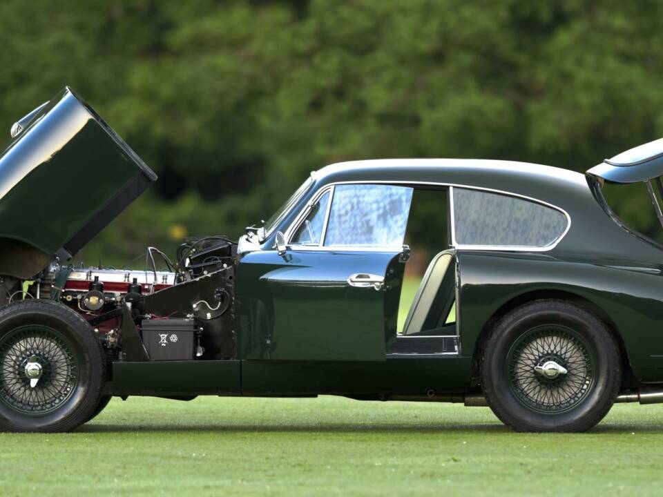 Image 18/50 of Aston Martin DB 2&#x2F;4 Mk II (1955)