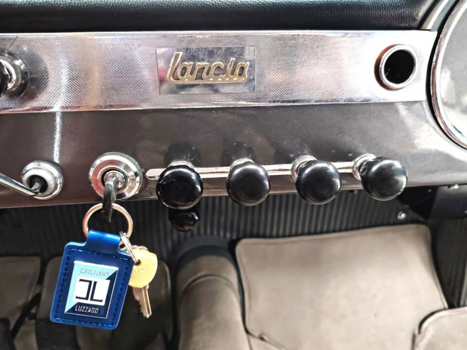 Afbeelding 39/55 van Lancia Flaminia GT 2.5 3C Touring (1963)