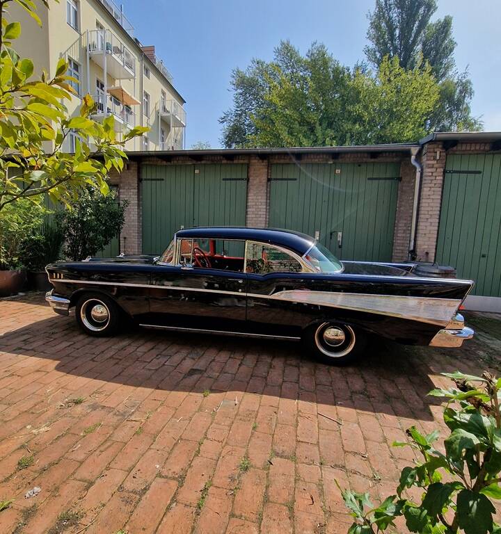 Image 2/144 of Chevrolet Bel Air Hardtop Coupe (1957)