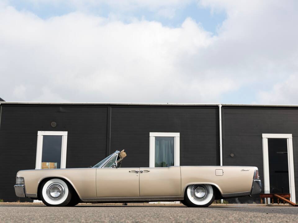 Bild 4/100 von Lincoln Continental Convertible (1965)