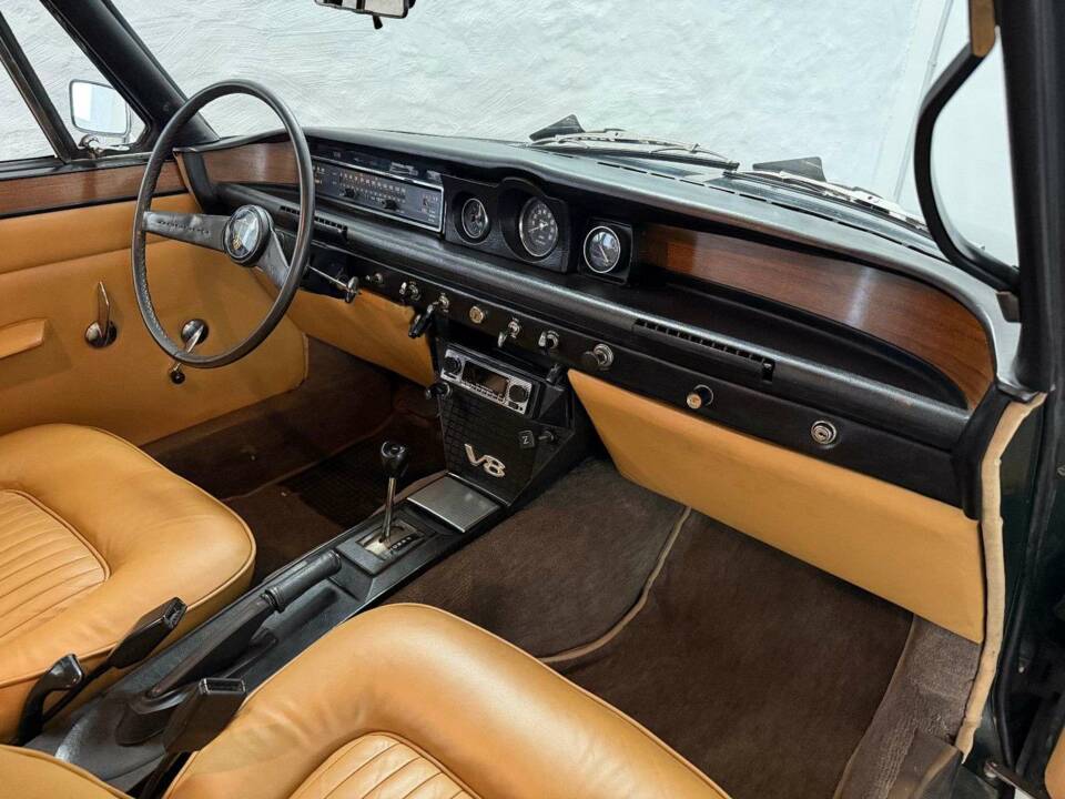 Image 18/26 of Rover 3500 (1970)