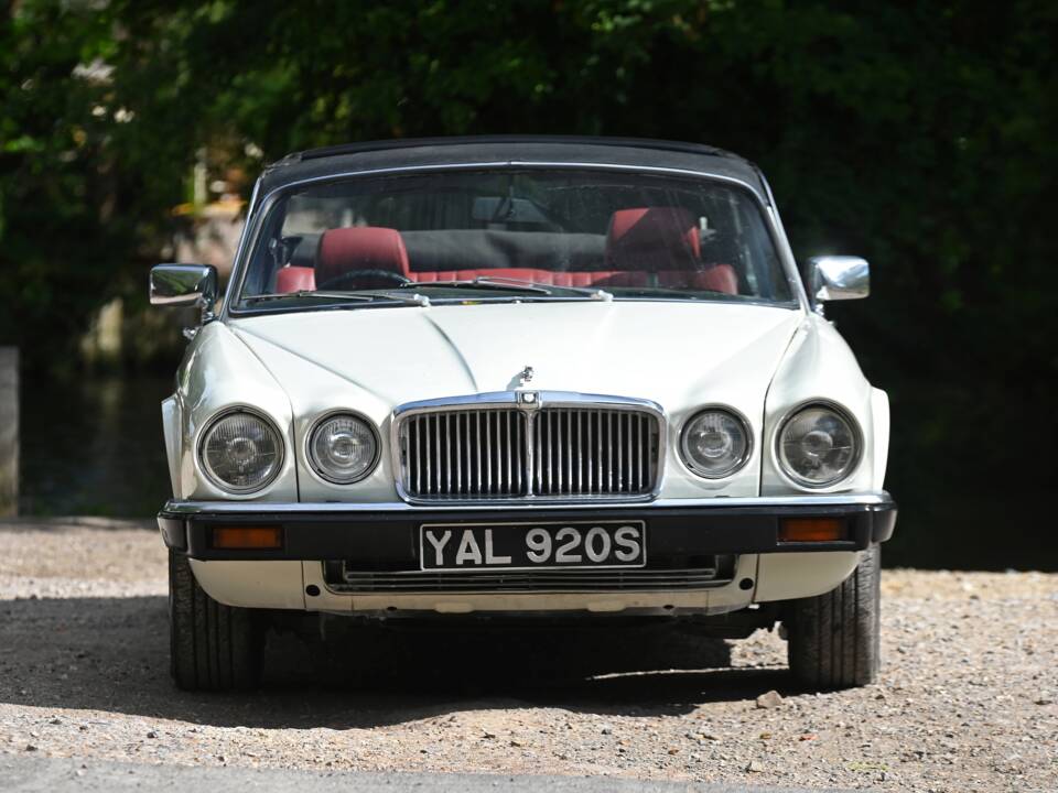 Immagine 6/20 di Jaguar XJ 6 L 4.2 (1978)