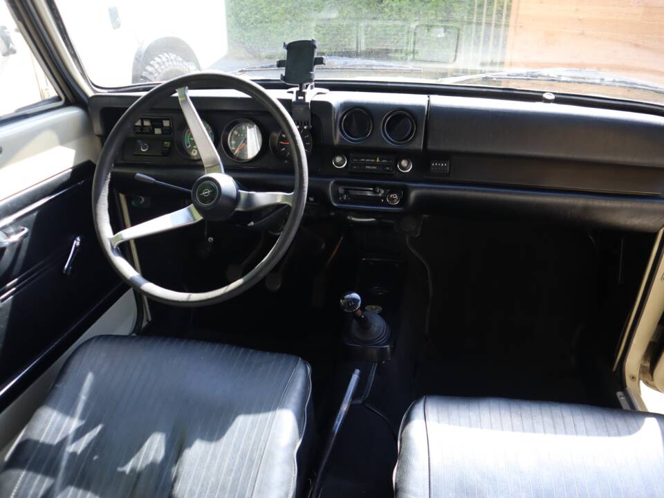 Bild 48/55 von Opel Kadett 1,1 S (1971)
