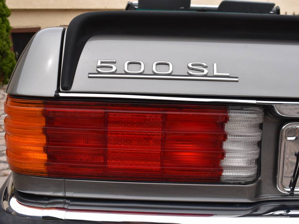 Image 37/64 de Mercedes-Benz 500 SL (1984)