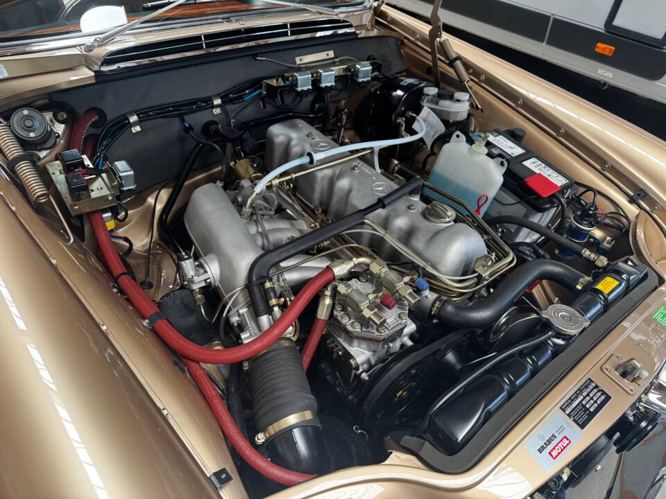 Imagen 11/26 de Mercedes-Benz 280 SE (1969)