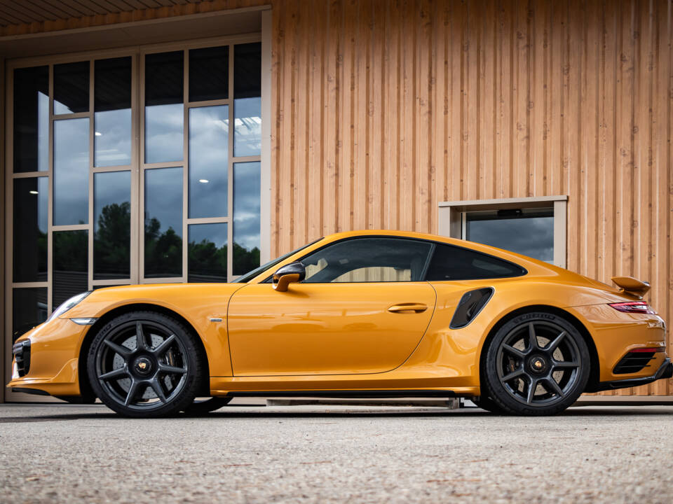 Bild 11/50 von Porsche 911 Turbo S Exclusive (2018)