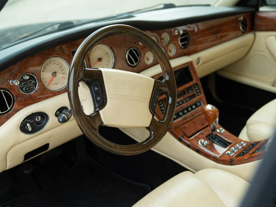 Image 32/40 of Bentley Arnage Green Label (1999)