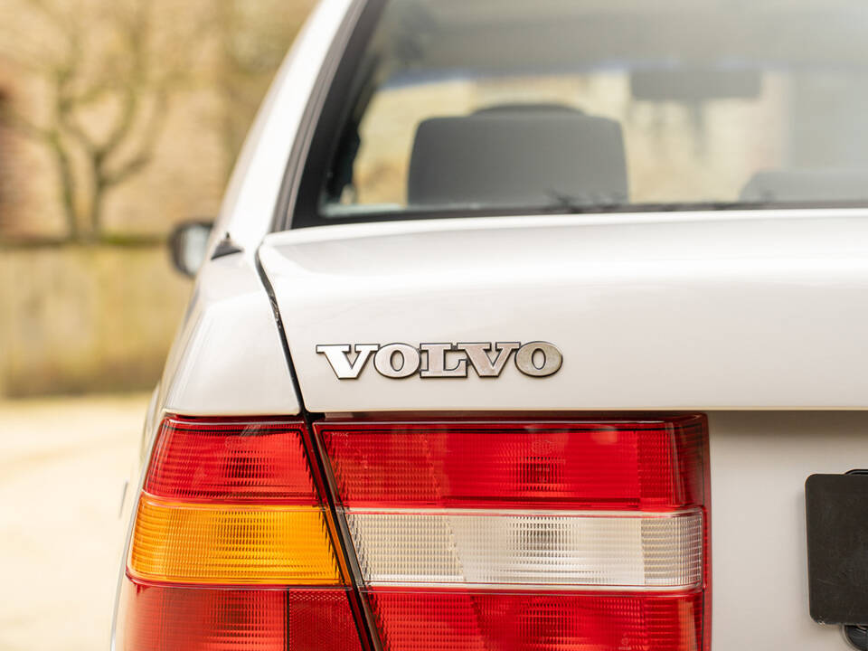 Bild 35/100 von Volvo 940 2.3i (1990)