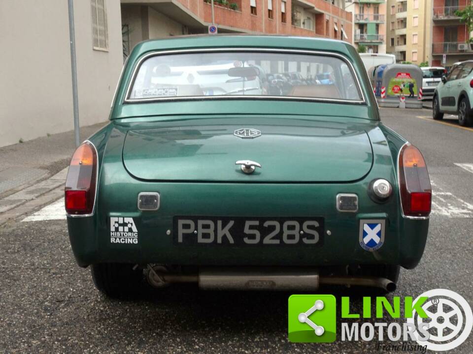 Bild 7/10 von MG MGB GT (1977)