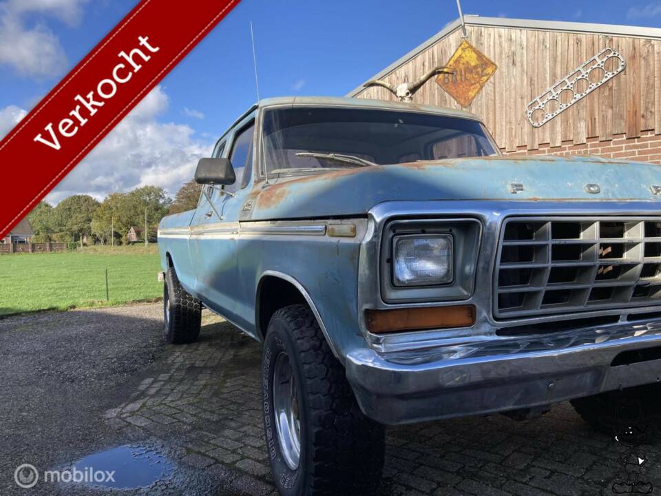 Image 2/44 of Ford F-250 (1978)