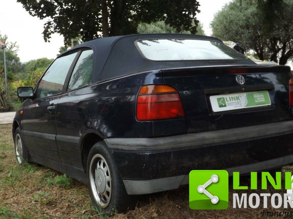 Imagen 6/10 de Volkswagen Golf III Cabrio 1.6 (1996)