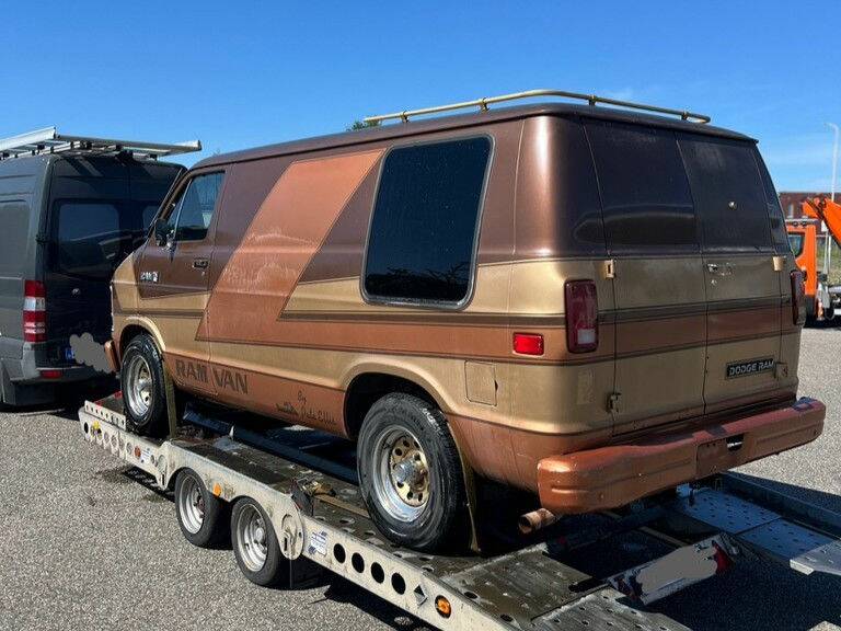 Immagine 8/8 di Dodge Ram Van 3500 (1989)