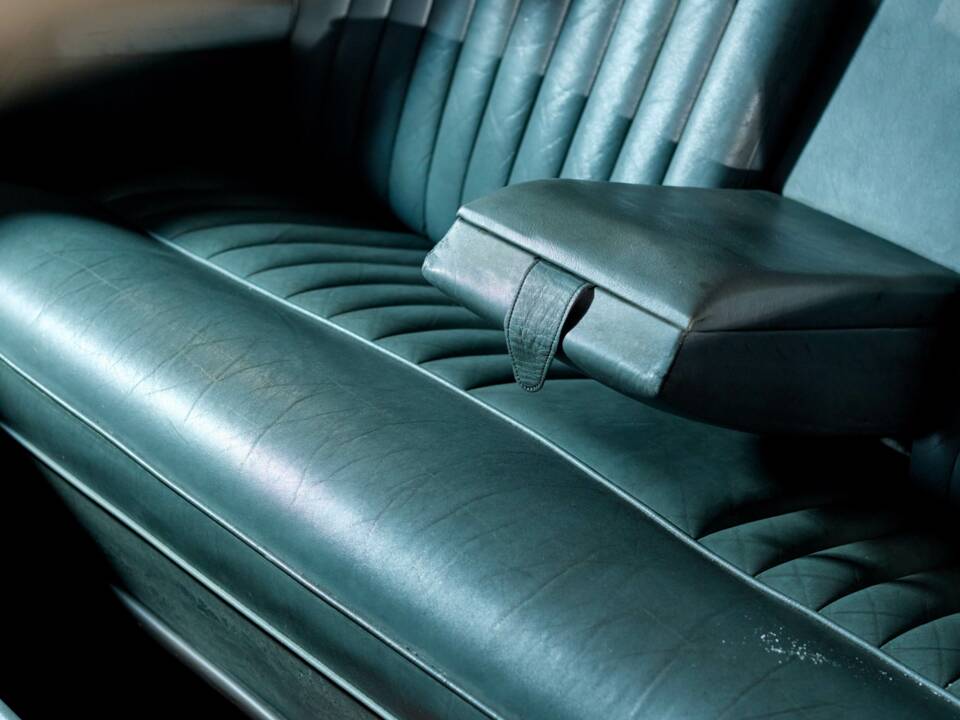 Image 43/70 of Daimler DS 420 (1976)