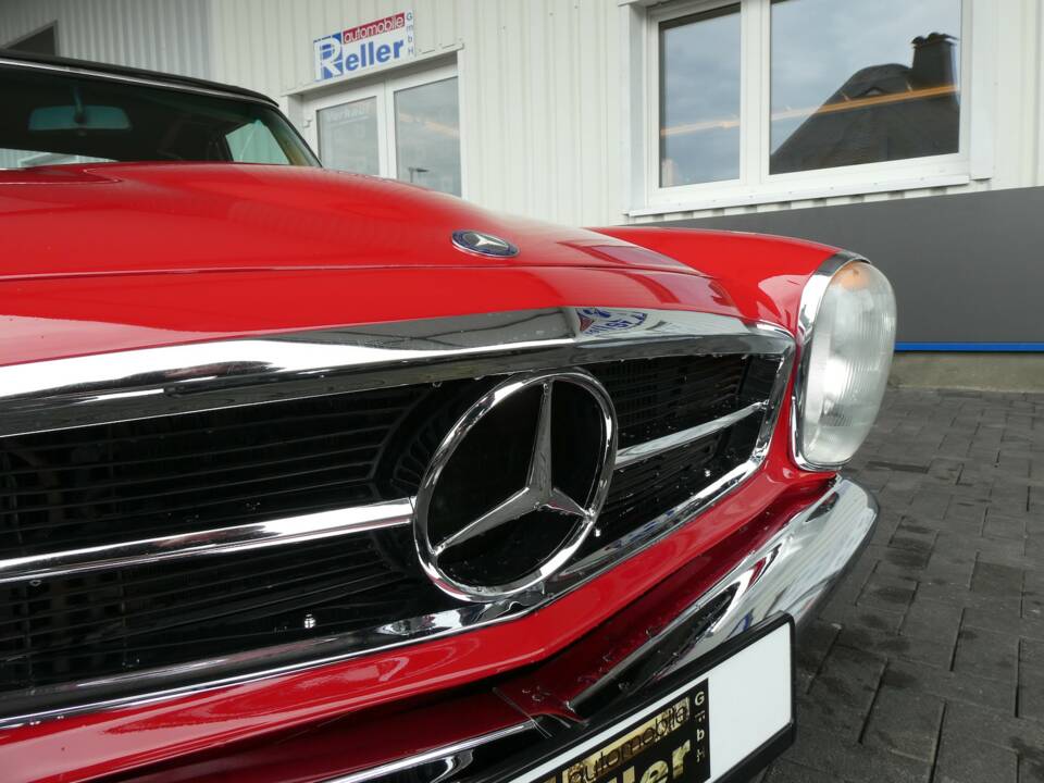 Image 21/27 of Mercedes-Benz 280 SL (1969)