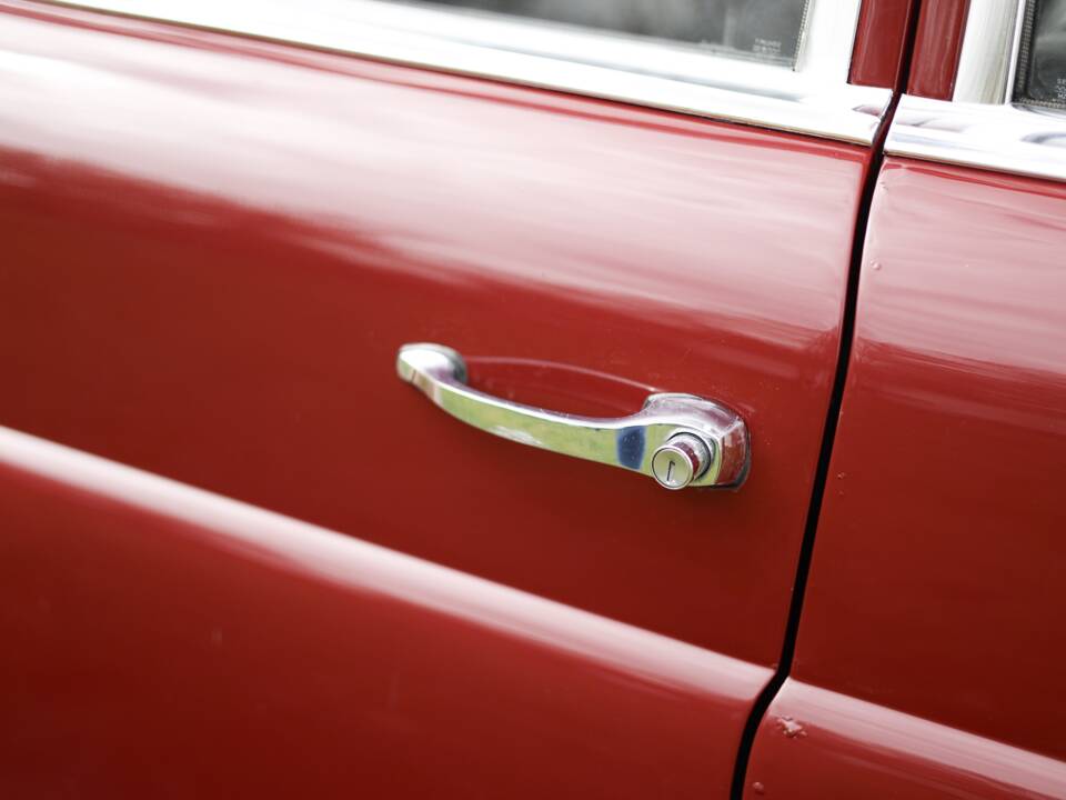 Image 46/50 of Mercedes-Benz 220 (1967)