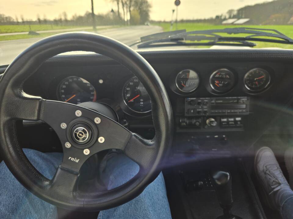 Image 20/92 of Opel GT 1900 (1973)