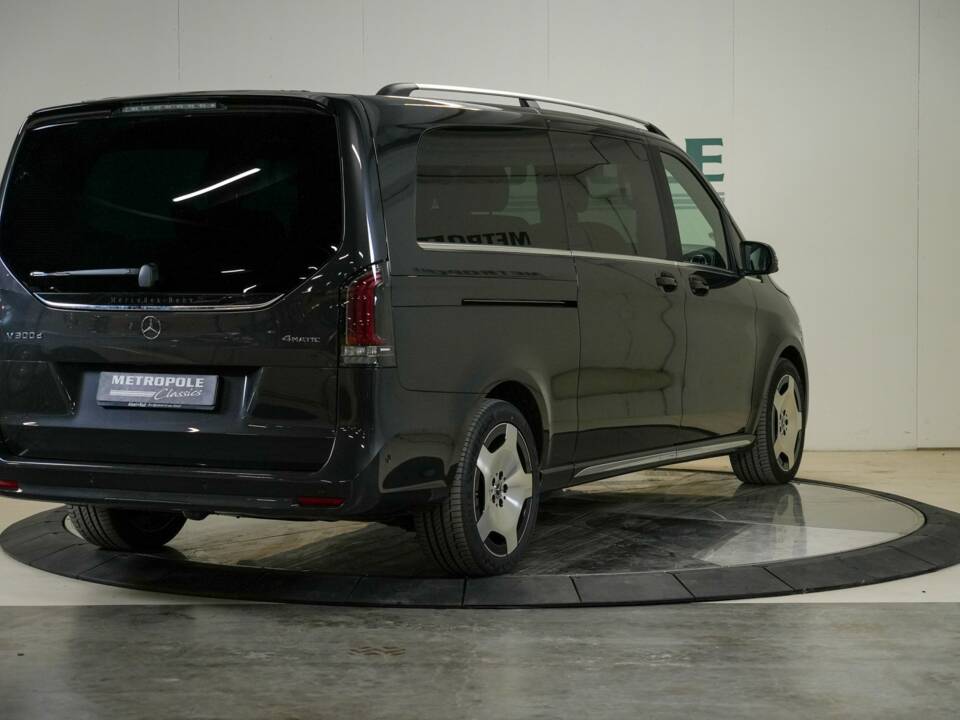 Image 8/50 de Mercedes-Benz V 300 d (2025)