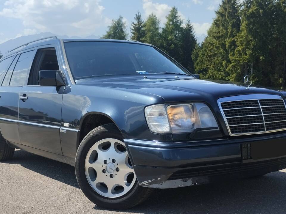 Image 1/14 of Mercedes-Benz E 280 T (1995)