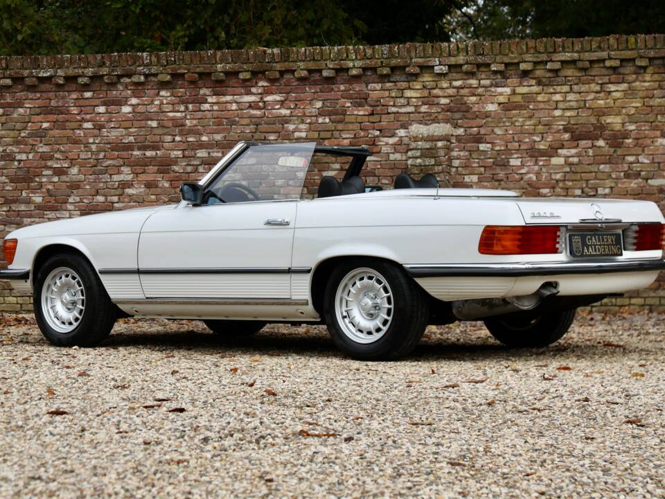 Image 40/50 de Mercedes-Benz 280 SL (1977)