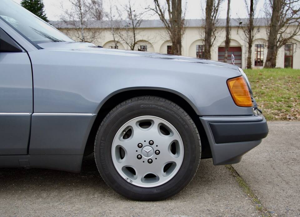 Bild 6/32 von Mercedes-Benz 280 TE (1993)