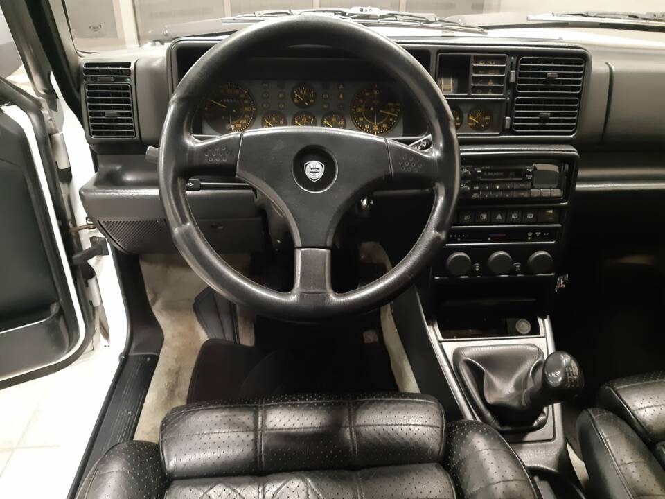 Immagine 14/15 di Lancia Delta HF Integrale 16V (1992)