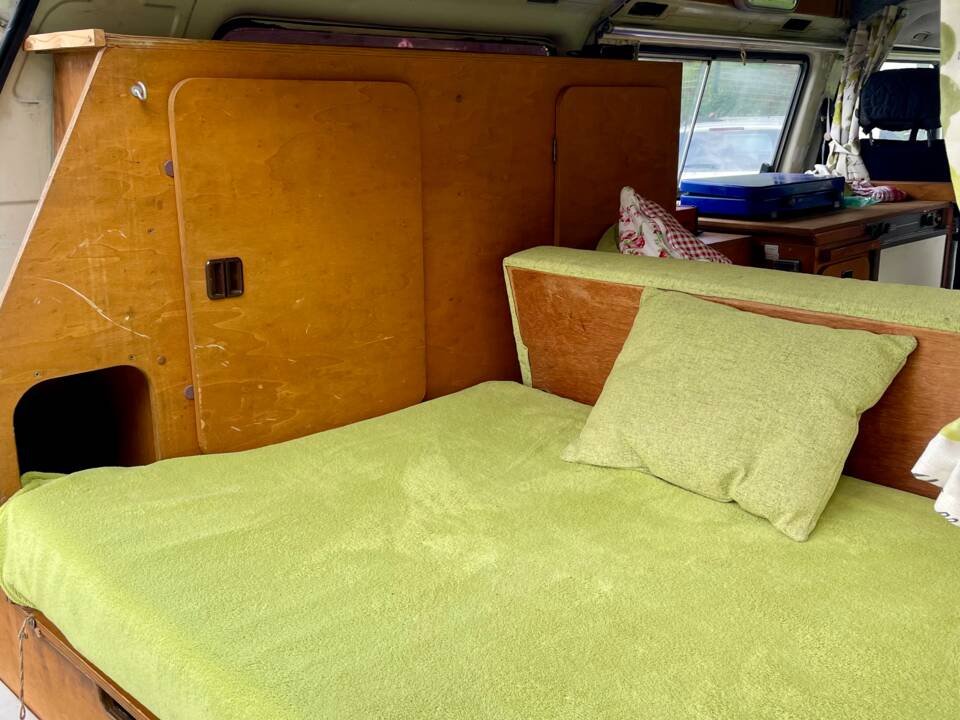 Bild 8/17 von Volkswagen T3 Camper 1.6 D (1983)