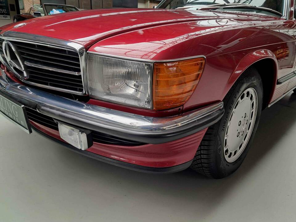 Immagine 7/26 di Mercedes-Benz 300 SL (1989)