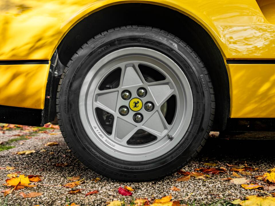 Bild 18/55 von Ferrari 328 GTS (1986)