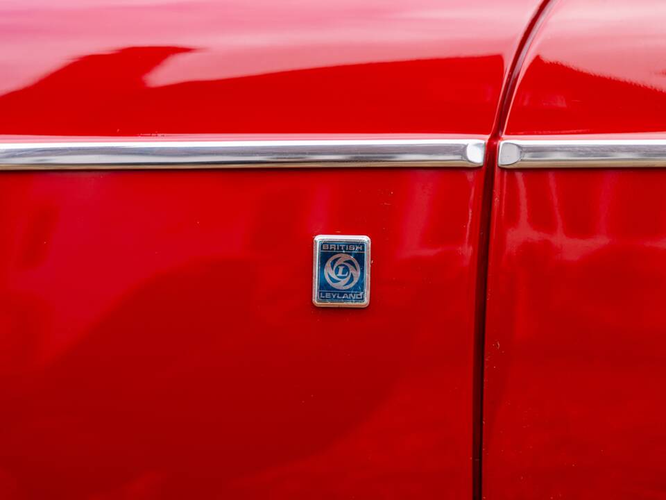 Image 17/39 de MG MGB GT (1972)