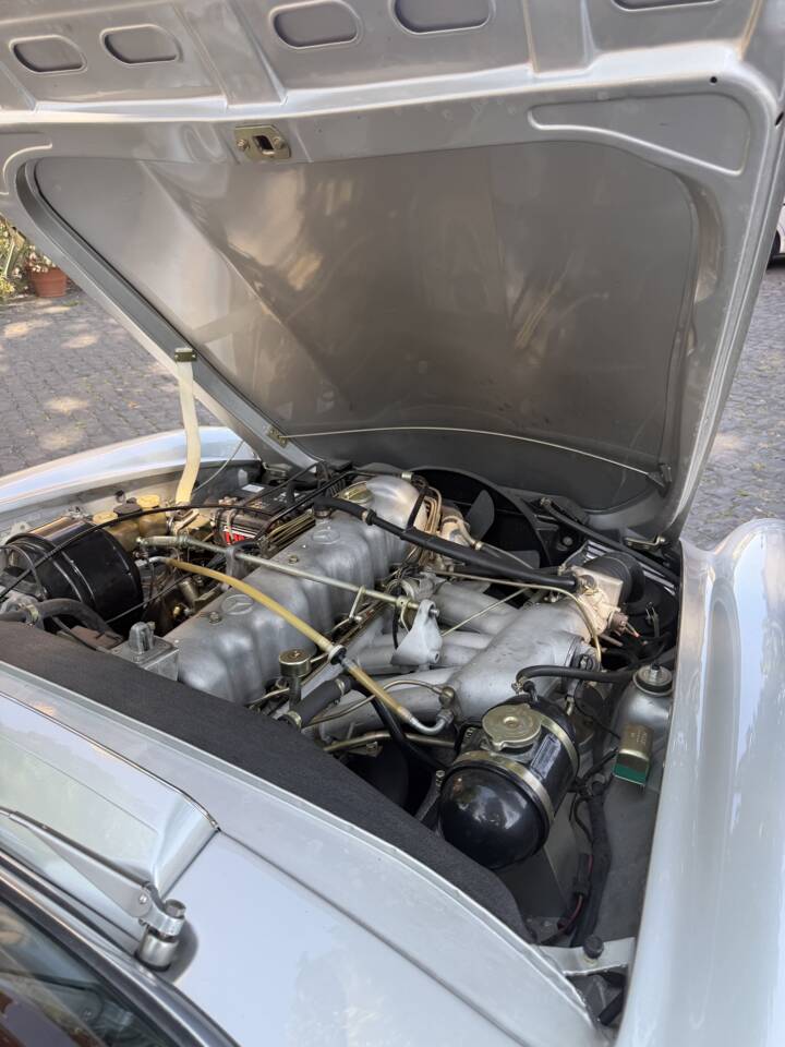 Bild 74/97 von Mercedes-Benz 280 SL (1969)