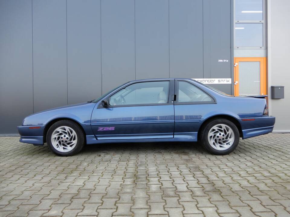 Bild 5/8 von Chevrolet Beretta Z26 (1996)