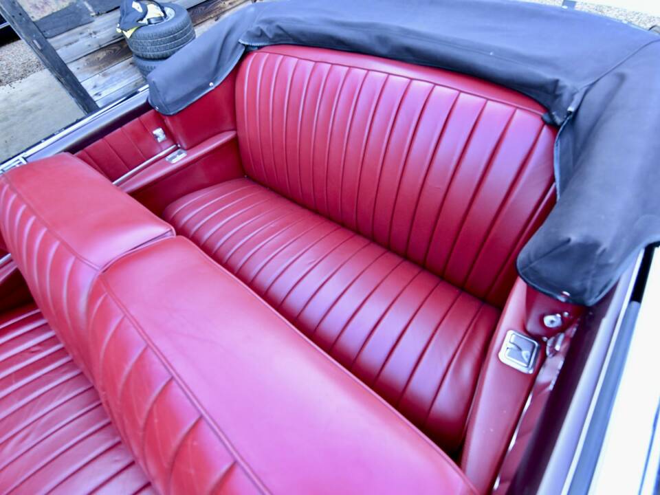 Immagine 47/50 di Cadillac 62 Convertible (1951)