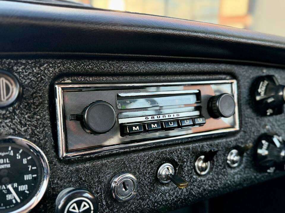 Bild 17/21 von MG MGC GT (1968)