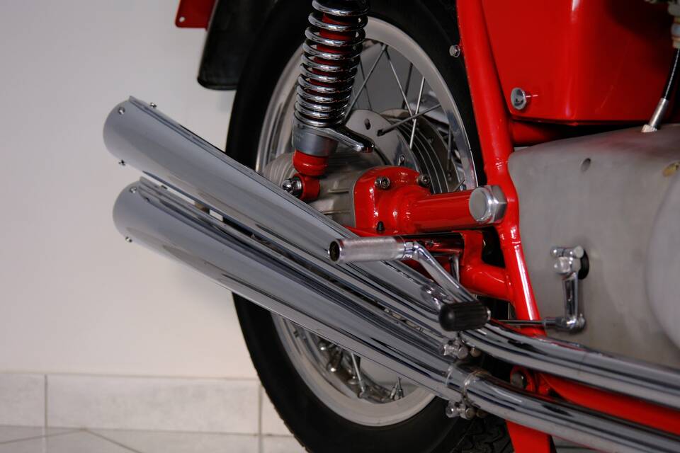 Image 27/99 of MV Agusta 750 Sport (1971)