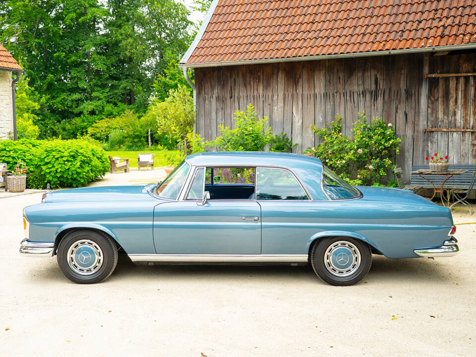 Image 7/48 of Mercedes-Benz 280 SE (1969)