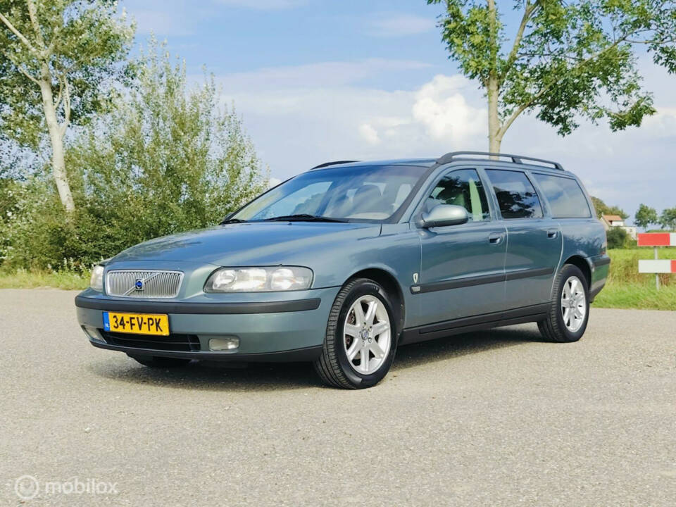 Image 13/39 de Volvo V 70 2.4 (2000)