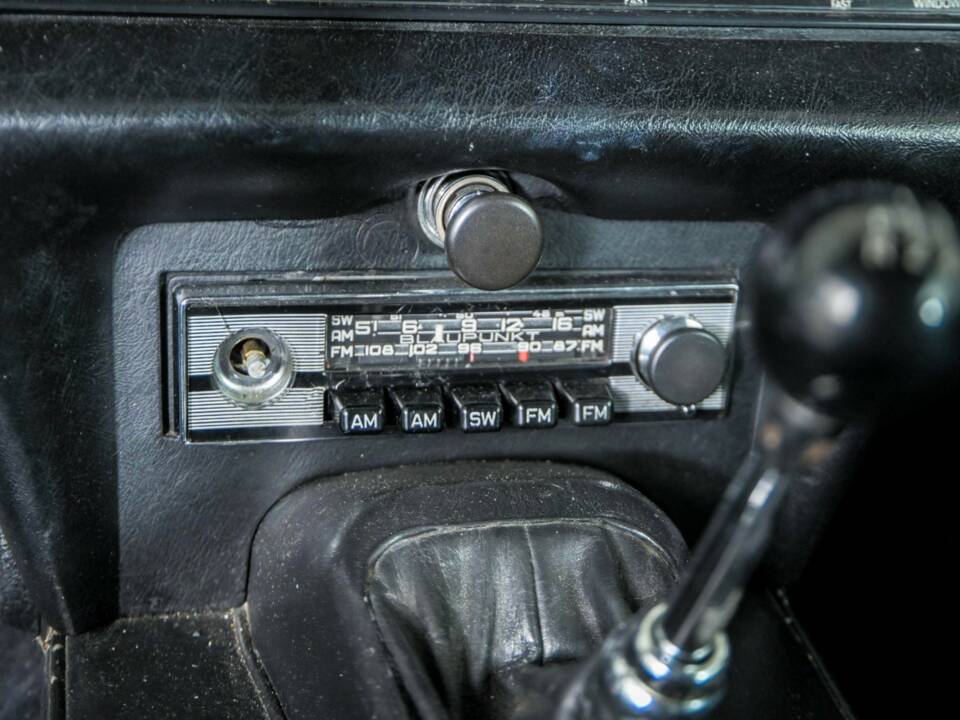 Image 26/47 de Jaguar E-Type (1969)