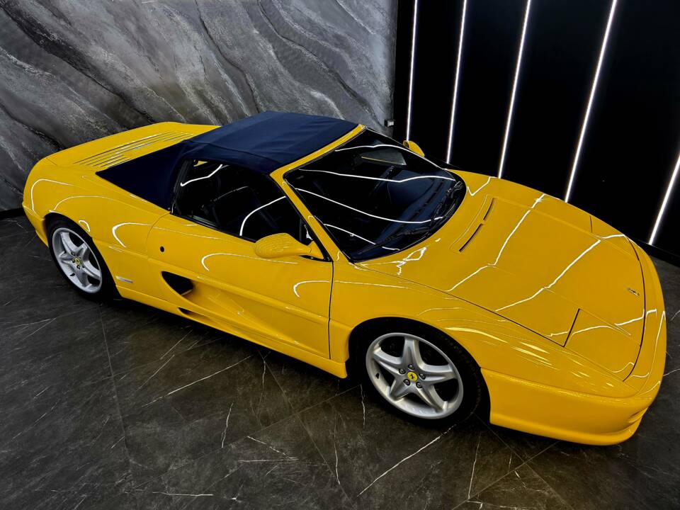Bild 22/25 von Ferrari F 355 Spider (1996)