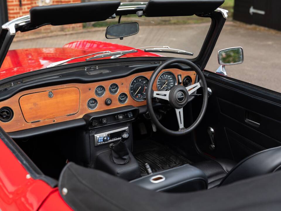 Immagine 35/50 di Triumph TR 6 (1975)