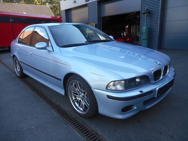 Immagine 2/22 di BMW M5 (1999)