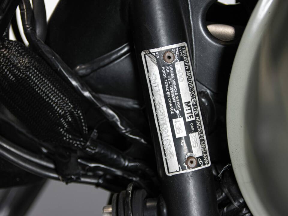 Afbeelding 48/50 van Triumph Trident 900 (1994)