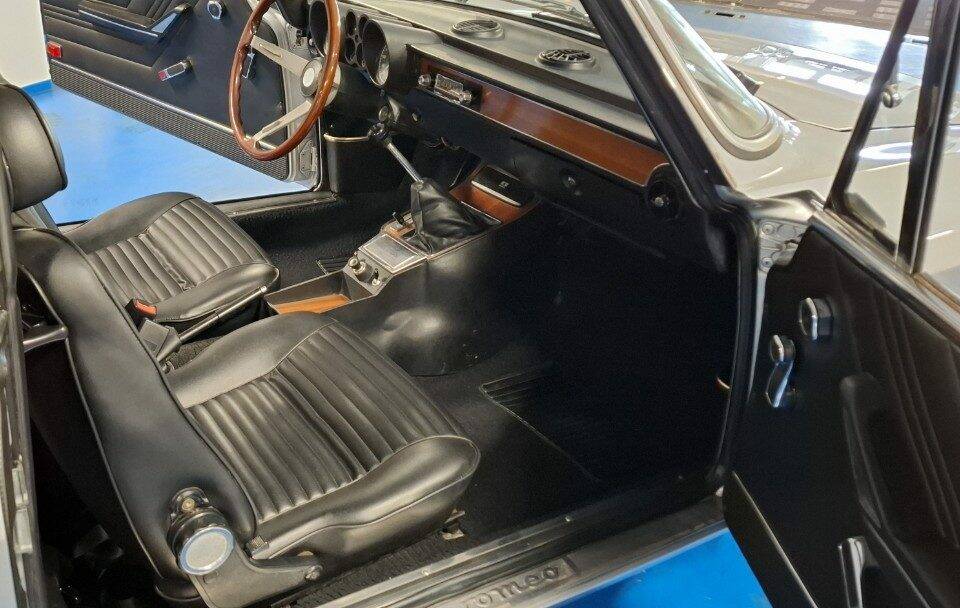 Immagine 5/37 di Alfa Romeo Giulia GT 1300 Junior (1975)