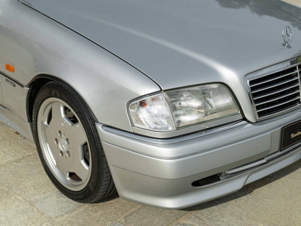 Image 23/50 of Mercedes-Benz C 36 AMG (1995)