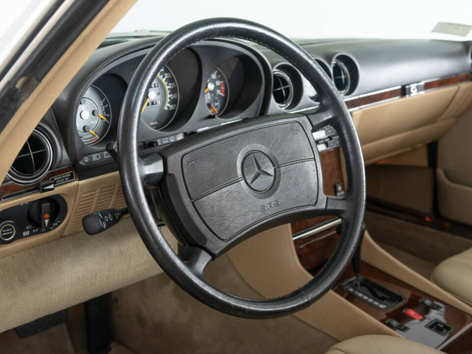 Image 31/47 of Mercedes-Benz 560 SL (1987)